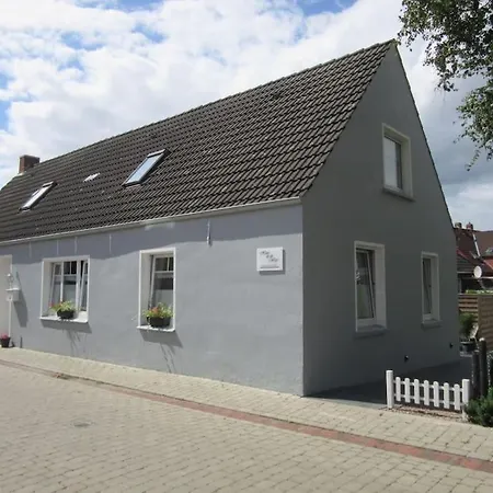 Liebevoll Eingerichtete Ferienwohnung Huus Up De Warf Emden Exterior photo