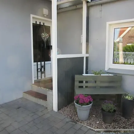 Liebevoll Eingerichtete Ferienwohnung Huus Up De Warf Emden Exterior photo