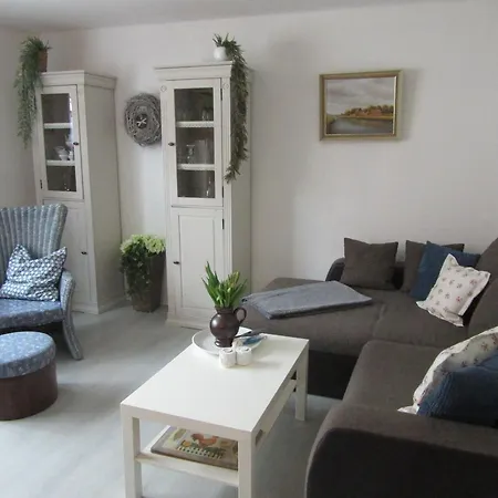 Liebevoll Eingerichtete Ferienwohnung Huus Up De Warf Emden Exterior photo
